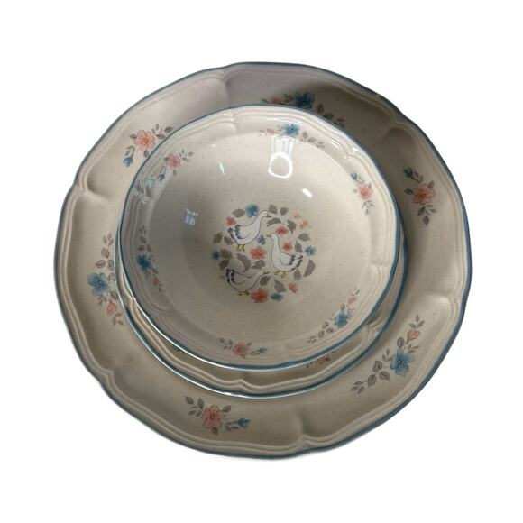 Vintage 1988 Country Classics Dinnerware Set Goose Floral 3pc Plates and Bowl - Picture 2 of 12